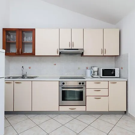 Marija P Апартаменты Лопар