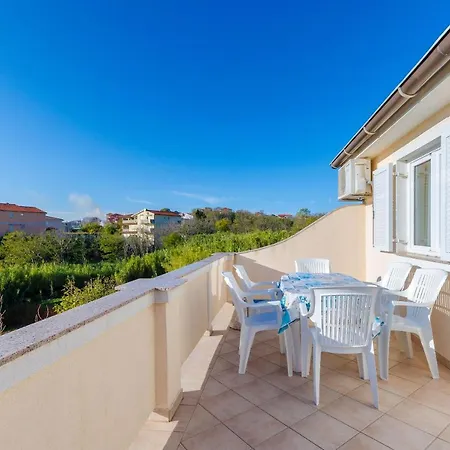 Marija P Апартаменты Лопар